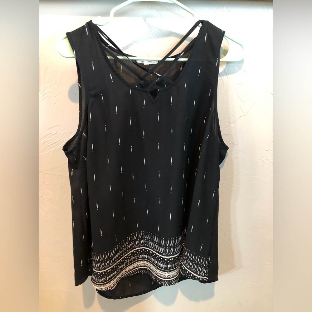 Maurices semi-sheer tank size 0 or XXL